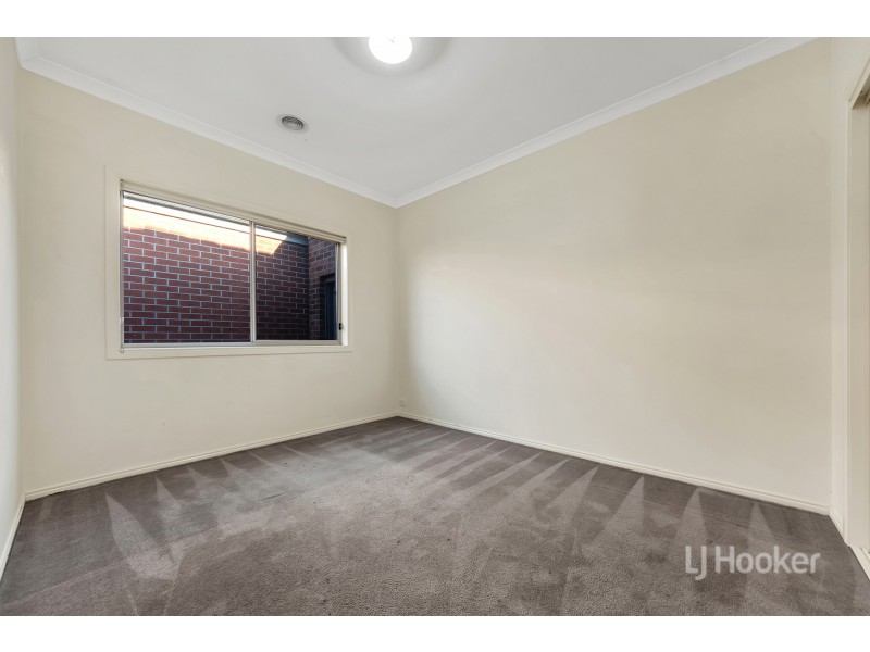 82 Fongeo Drive, Point Cook VIC 3030