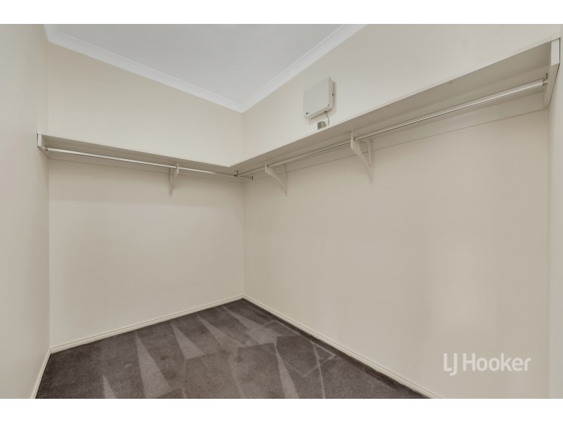 82 Fongeo Drive, Point Cook VIC 3030