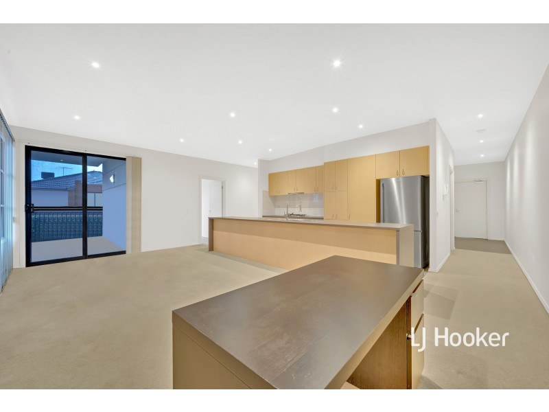 18/1 Conservatory Drive, Burwood VIC 3125