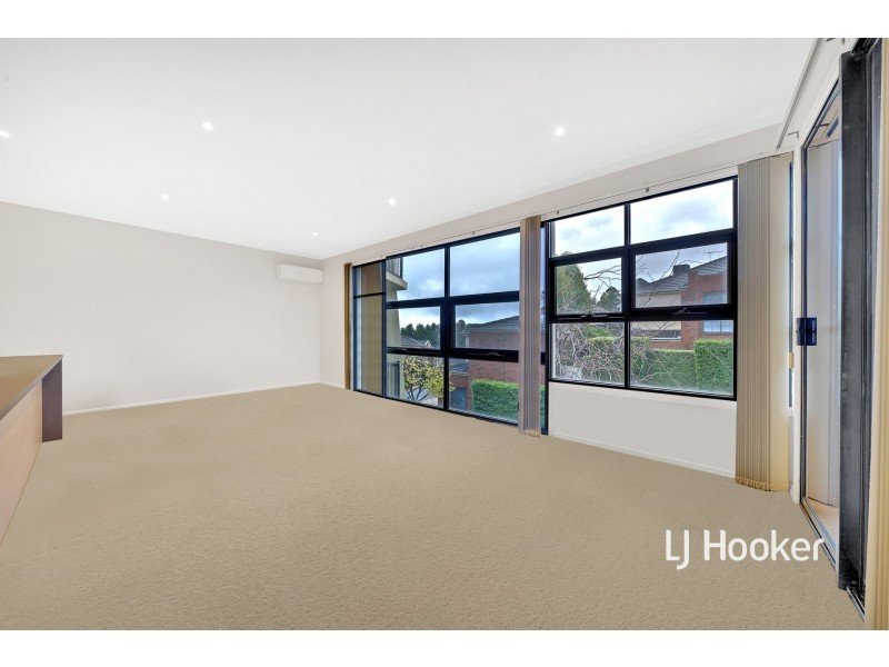 18/1 Conservatory Drive, Burwood VIC 3125