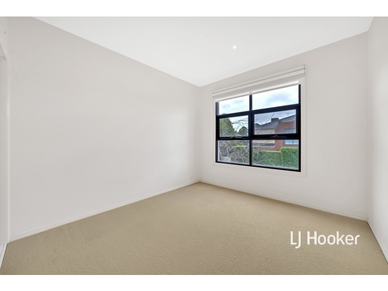 18/1 Conservatory Drive, Burwood VIC 3125