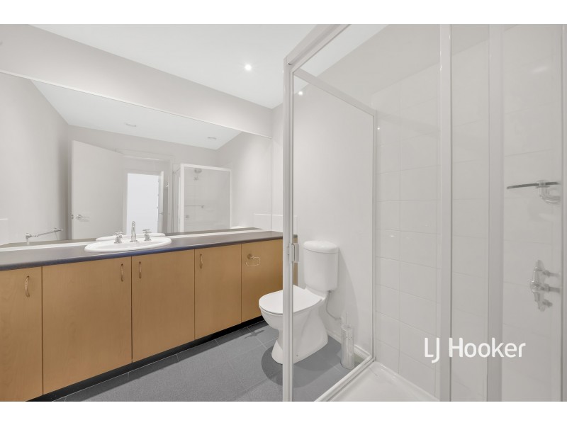 18/1 Conservatory Drive, Burwood VIC 3125