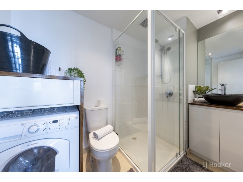 1707/8 Downie Street, Melbourne VIC 3000