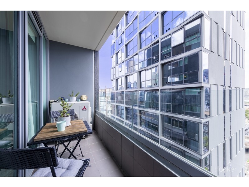 1707/8 Downie Street, Melbourne VIC 3000