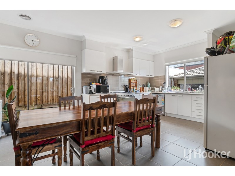 4 Savile Place, Narre Warren VIC 3805