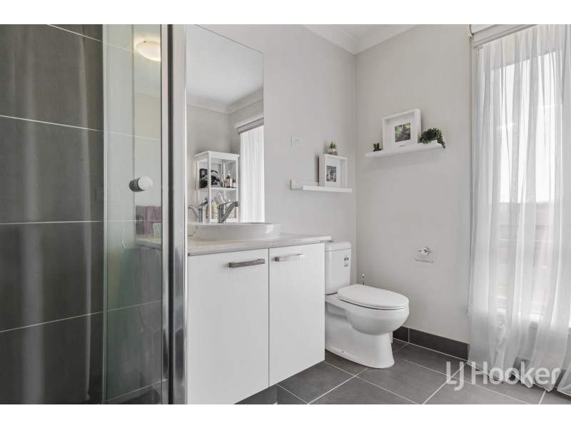 4 Savile Place, Narre Warren VIC 3805