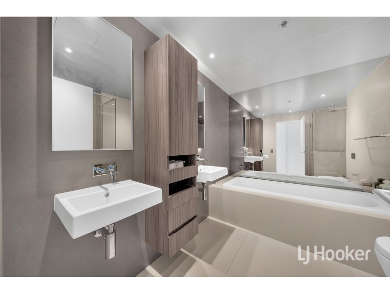 1101/81 South Wharf Drive, Docklands VIC 3008