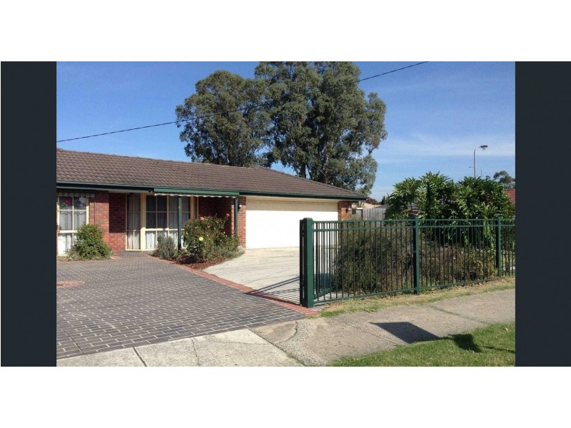 38 Henty Street, Pakenham VIC 3810