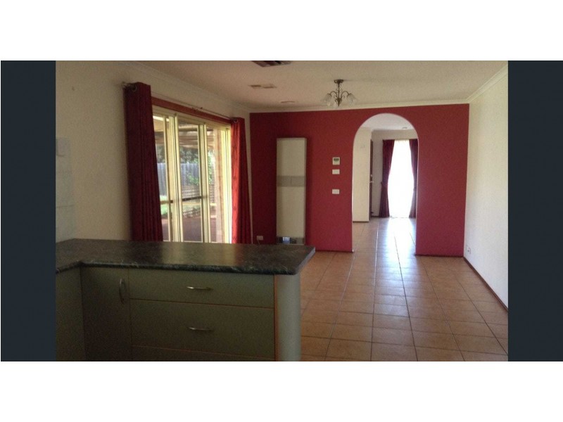 38 Henty Street, Pakenham VIC 3810