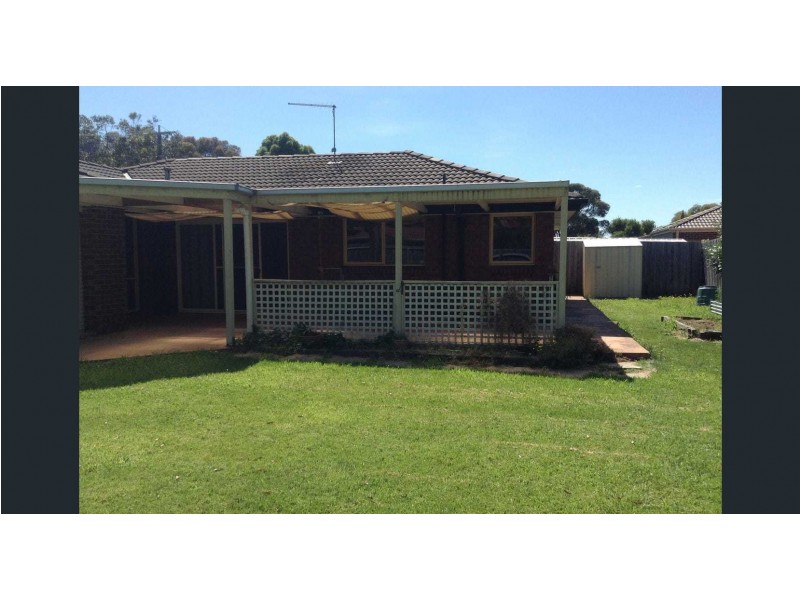 38 Henty Street, Pakenham VIC 3810