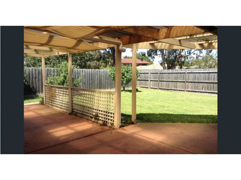 38 Henty Street, Pakenham VIC 3810