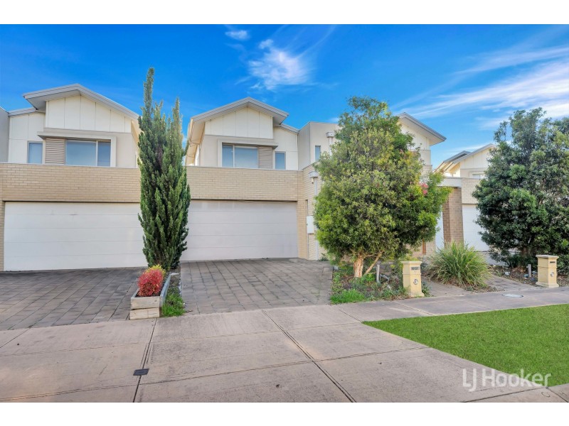 17 Broadbeach Circuit, Point Cook VIC 3030