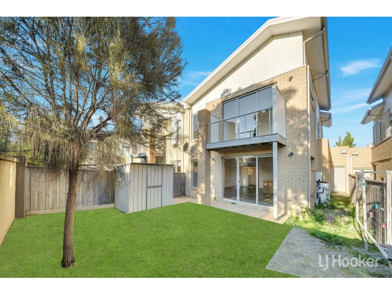17 Broadbeach Circuit, Point Cook VIC 3030