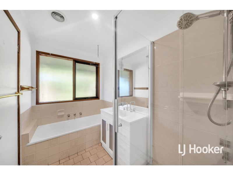217 Dandelion Drive, Rowville VIC 3178