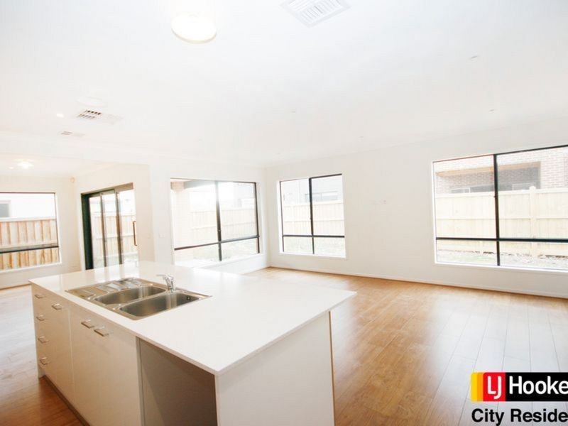 11 Yarkon Way, Point Cook VIC 3030