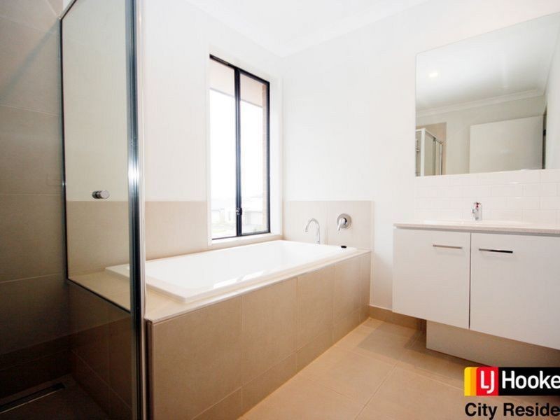 11 Yarkon Way, Point Cook VIC 3030