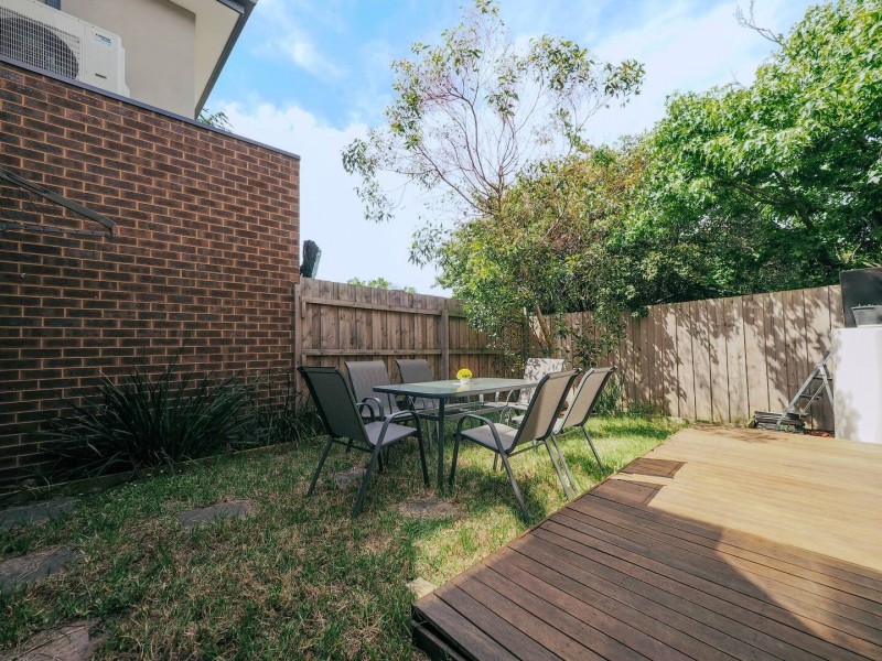 2/5 Tandara Court, Chadstone VIC 3148