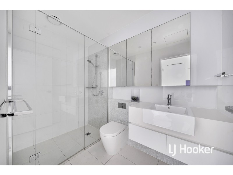 N2405/241 Harbour Esplanade, Docklands VIC 3008
