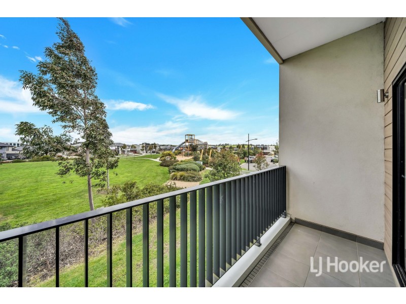 7 Clarence Walk, Mickleham VIC 3064