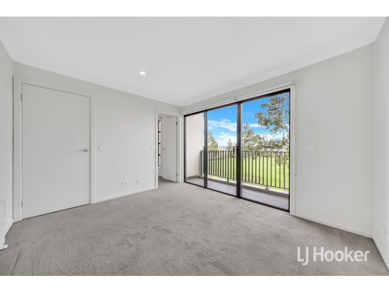 7 Clarence Walk, Mickleham VIC 3064