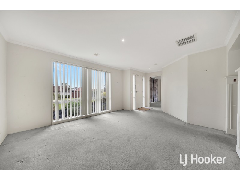 16 Applewood Drive, Knoxfield VIC 3180