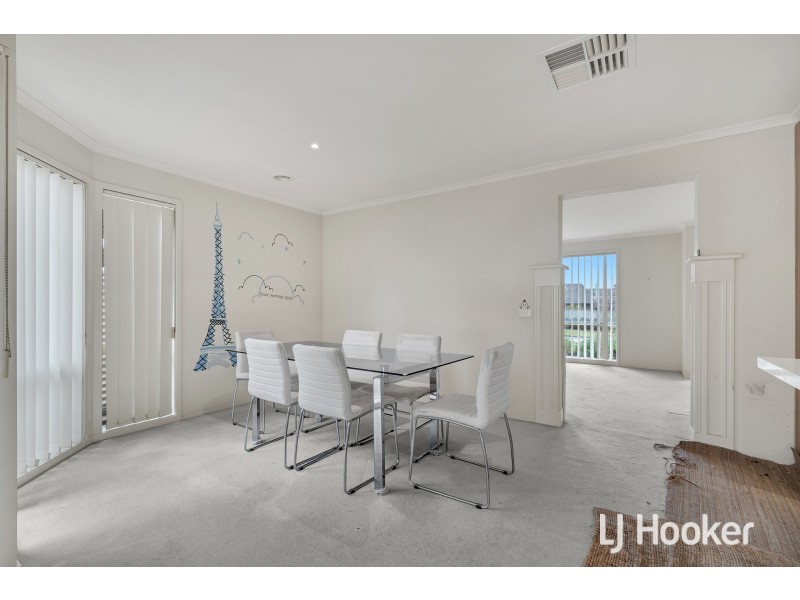 16 Applewood Drive, Knoxfield VIC 3180