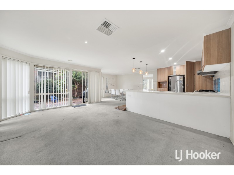 16 Applewood Drive, Knoxfield VIC 3180