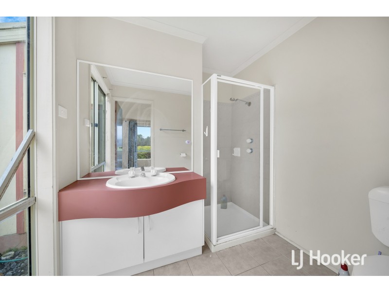 16 Applewood Drive, Knoxfield VIC 3180