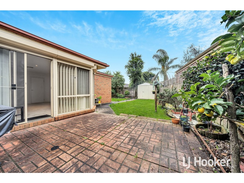 16 Applewood Drive, Knoxfield VIC 3180