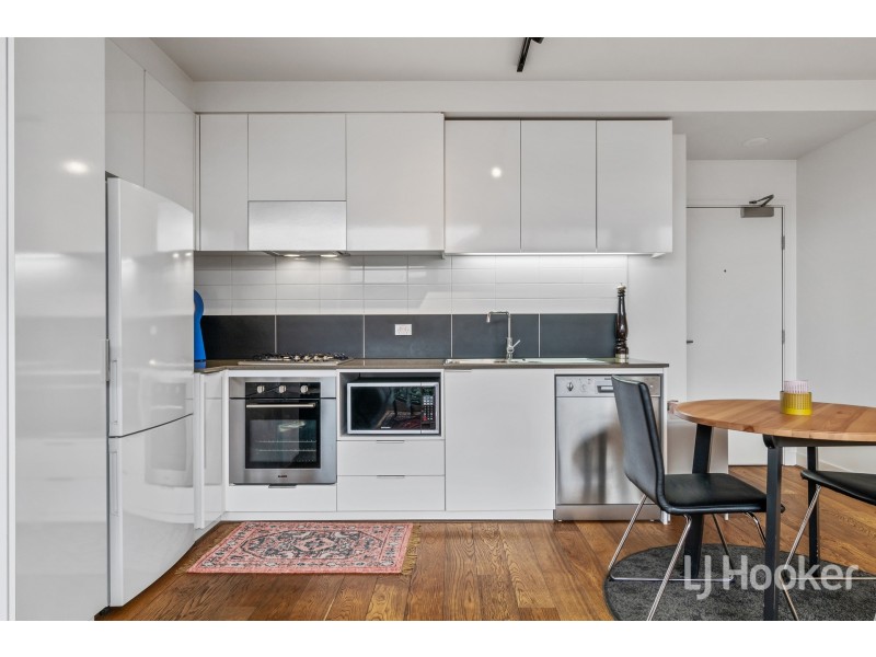 208/12 Trenerry Crescent, Abbotsford VIC 3067