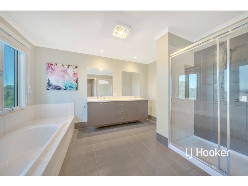 7 Lincoln Avenue, Berwick VIC 3806