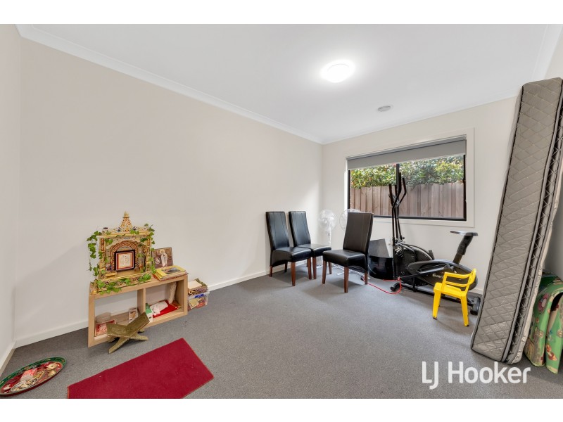 28 Gershwin Crescent, Point Cook VIC 3030