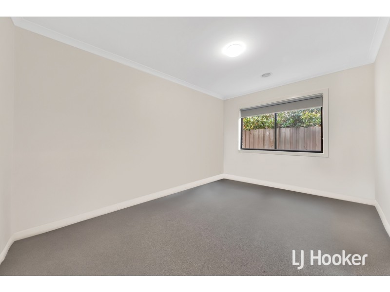 28 Gershwin Crescent, Point Cook VIC 3030