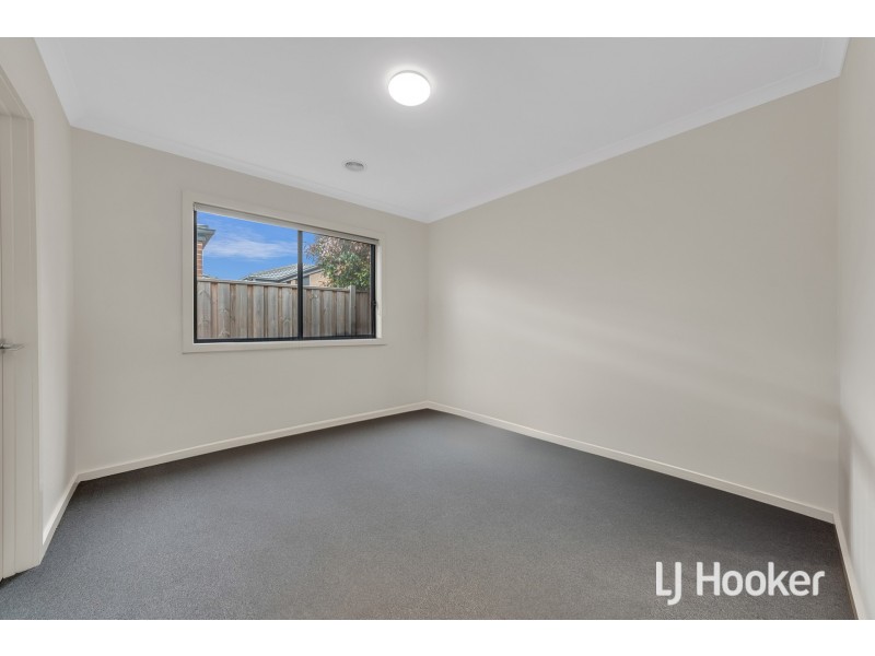 28 Gershwin Crescent, Point Cook VIC 3030