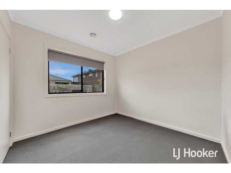 28 Gershwin Crescent, Point Cook VIC 3030