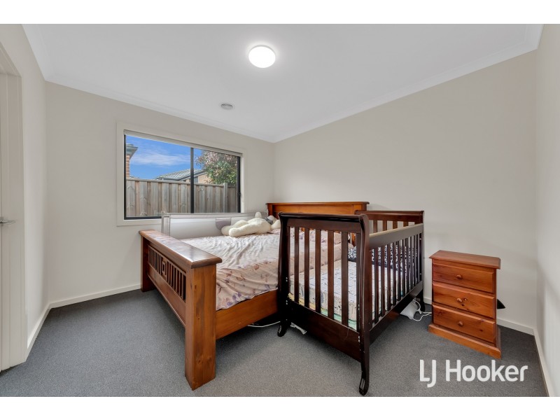 28 Gershwin Crescent, Point Cook VIC 3030