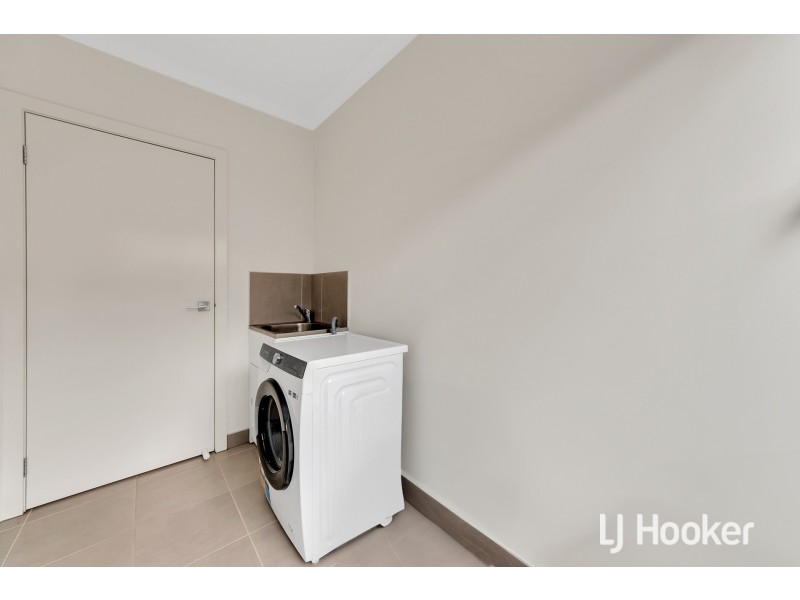 28 Gershwin Crescent, Point Cook VIC 3030