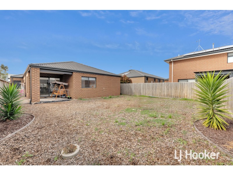 28 Gershwin Crescent, Point Cook VIC 3030