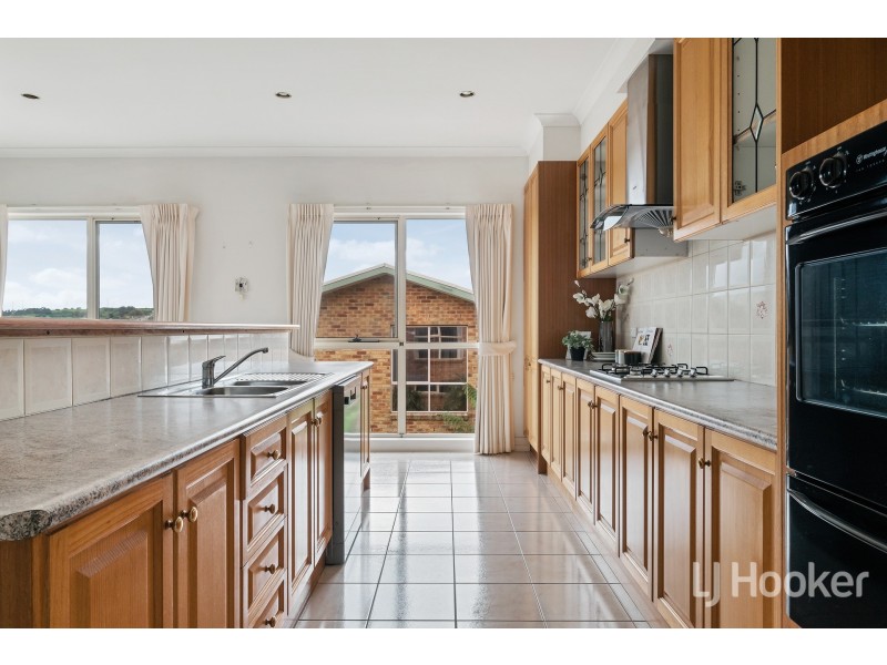 13 Balfour Court, Berwick VIC 3806
