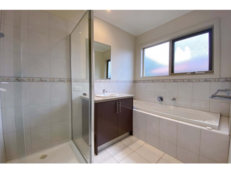 3/4 Lee Avenue, Mount Waverley VIC 3149