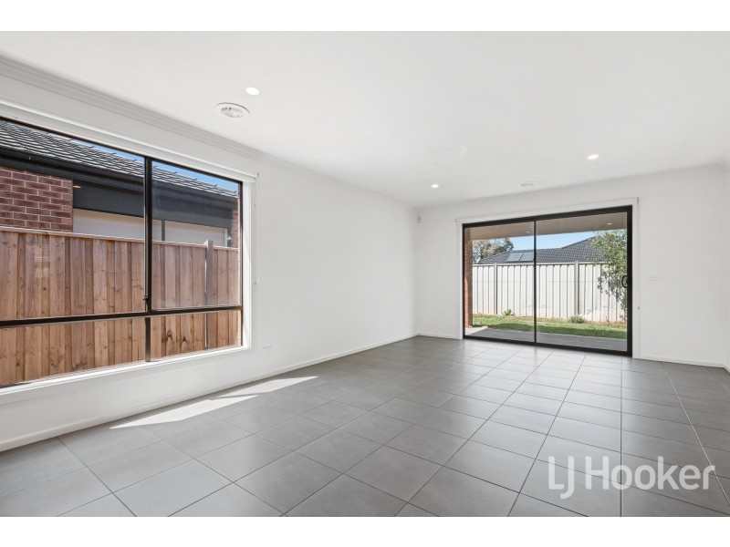 8 Boswell Place, Truganina VIC 3029