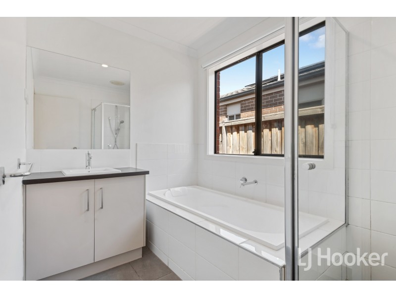8 Boswell Place, Truganina VIC 3029