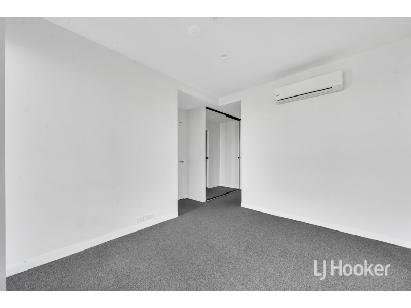 3703/8 Pearl River Road, Docklands VIC 3008