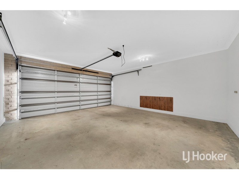 11 Roundhay Crescent, Point Cook VIC 3030