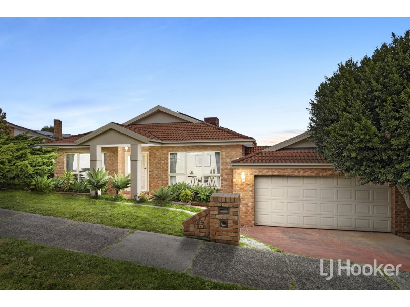 13 Balfour Court, Berwick VIC 3806