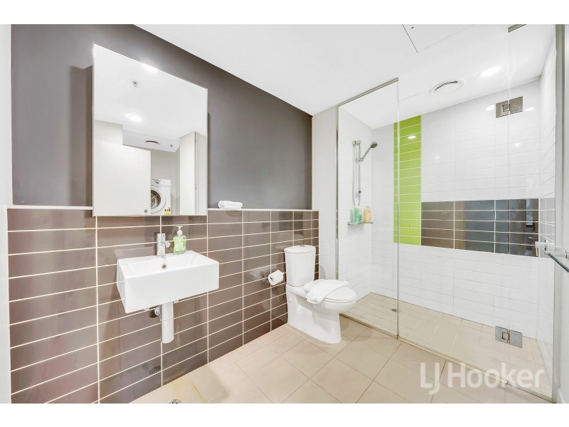 206/815 Bourke Street, Docklands VIC 3008