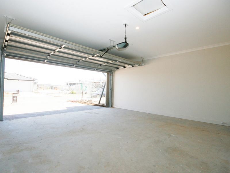 4 Saxony Way, Point Cook VIC 3030