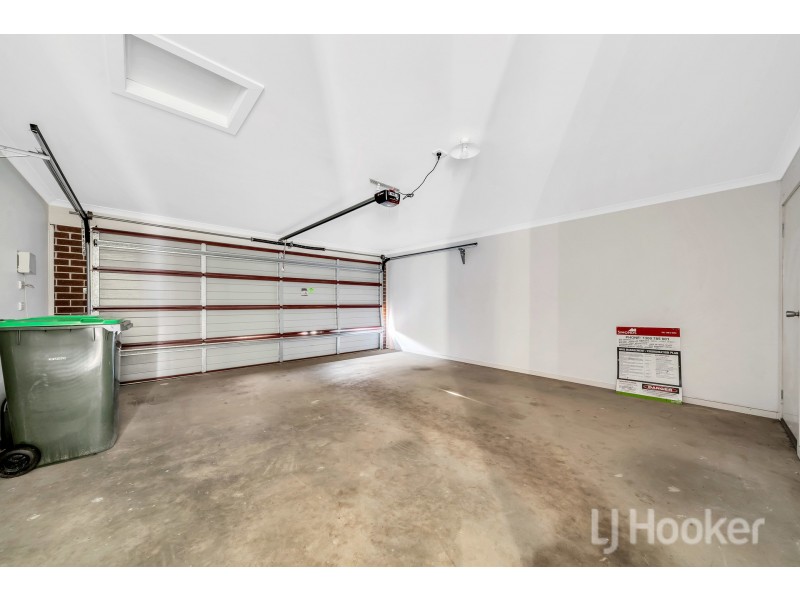 48 Merryfield Circuit, Williams Landing VIC 3027