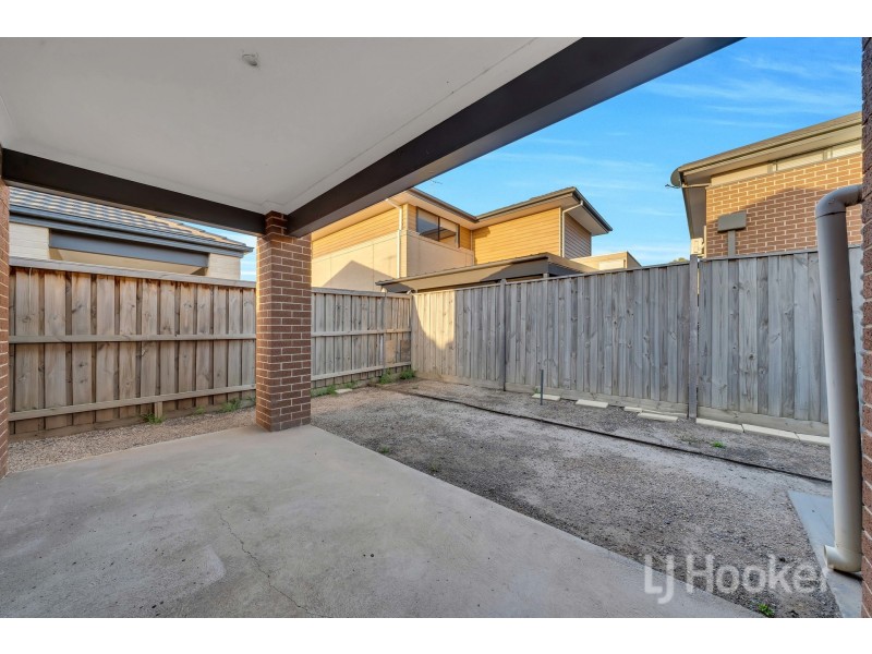 48 Merryfield Circuit, Williams Landing VIC 3027