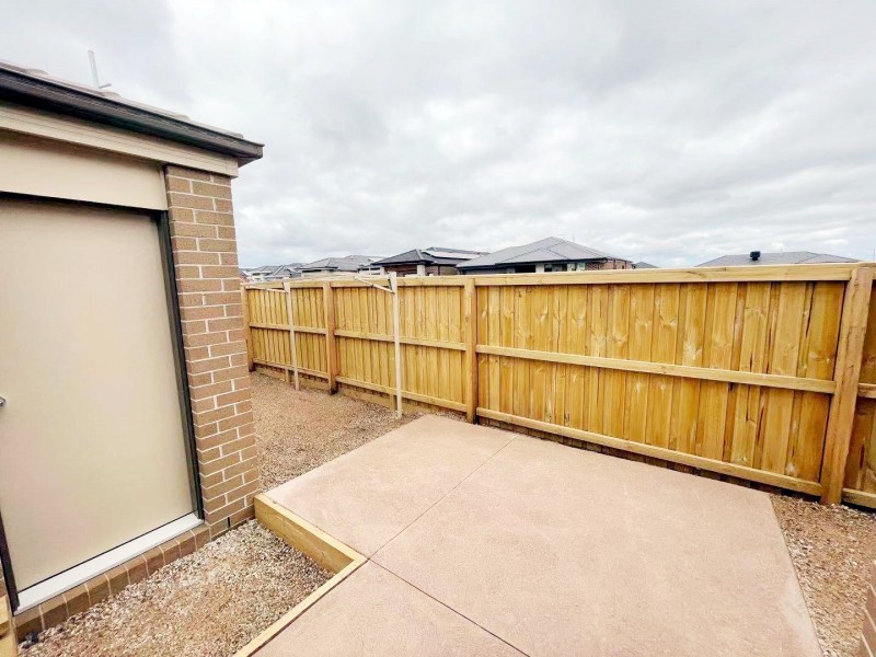 2 Magara Walk, Tarneit VIC 3029